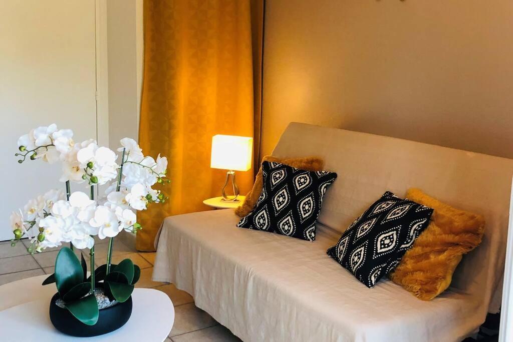 Studio Cabine Climatise 800 M De La Plage Et Des Commerces Борм-ле-Мимоза Экстерьер фото