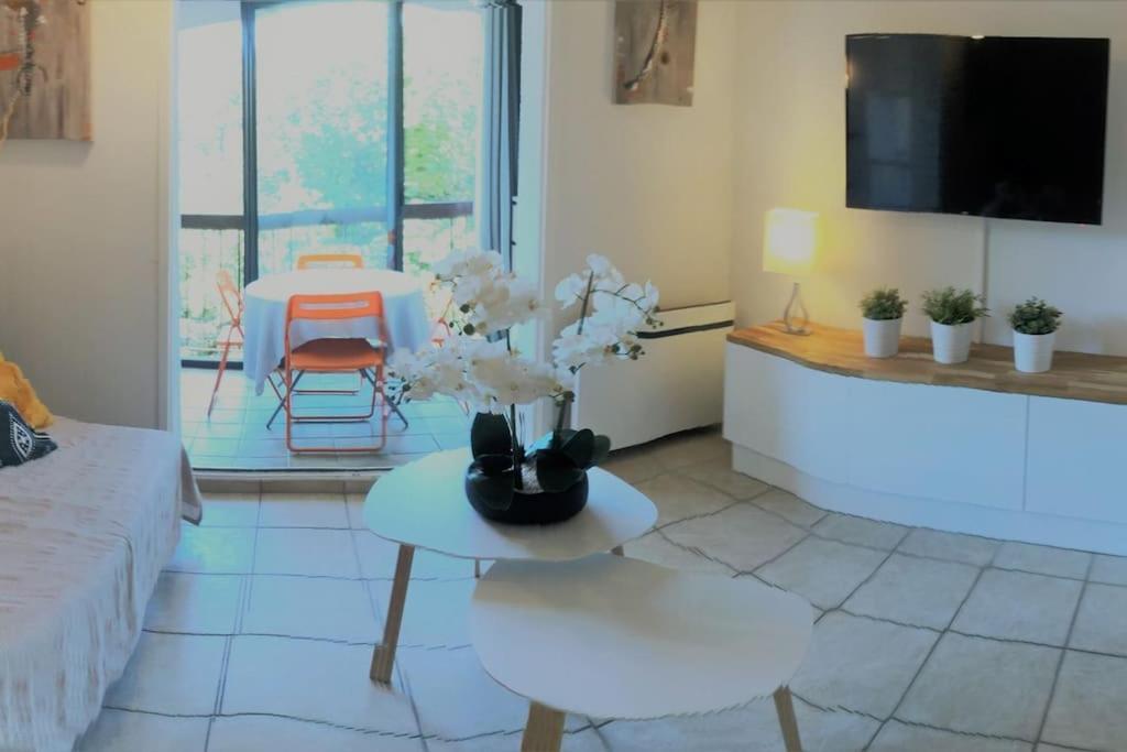 Studio Cabine Climatise 800 M De La Plage Et Des Commerces Борм-ле-Мимоза Экстерьер фото